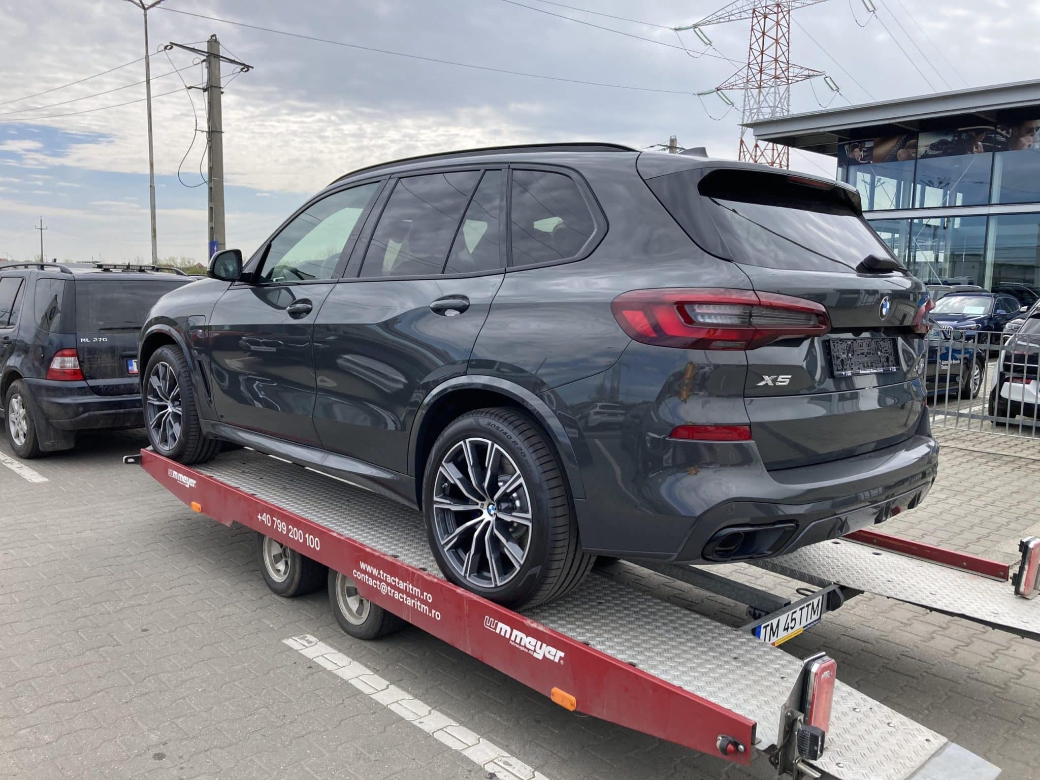 Tractari auto non stop Serbia, Vrset/Belgrad, asistenta rutiera Serbia, depanare auto in Serbia in tara sau zona UE. Sunati pentru tractari auto Serbia.